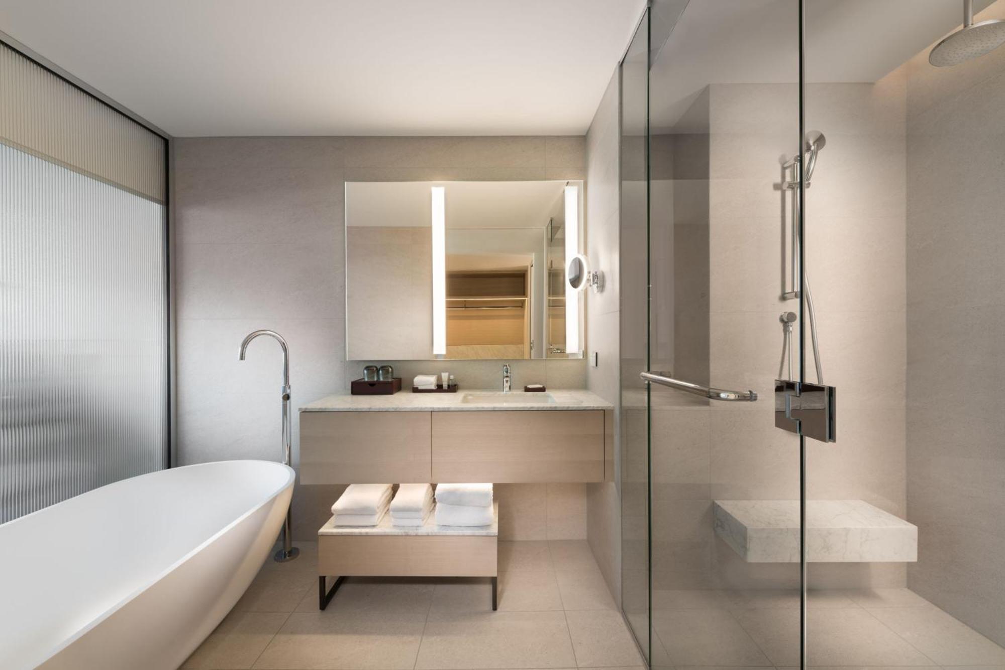 M Club Twin Room with Lounge Access